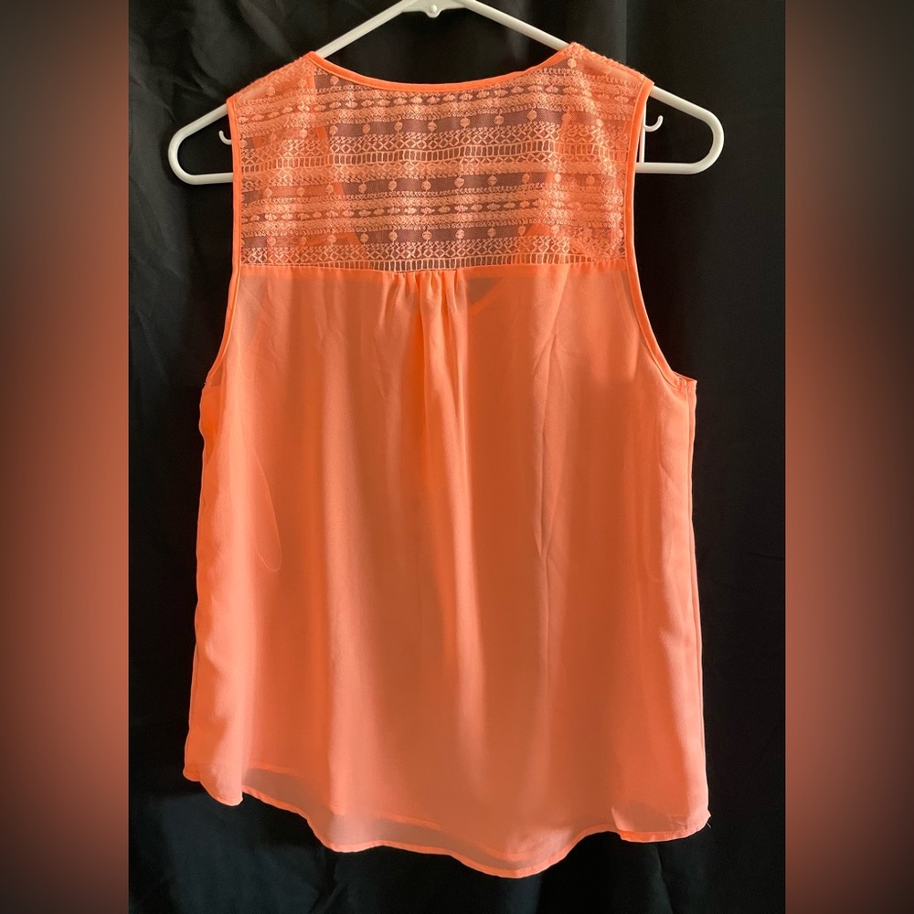 mine Coral Lace Yoke Sleeveless Camisole - Picture 2 of 3